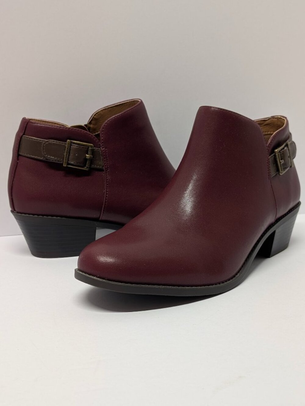 Vionic Millie Leather Ankle Boots in Burgundy